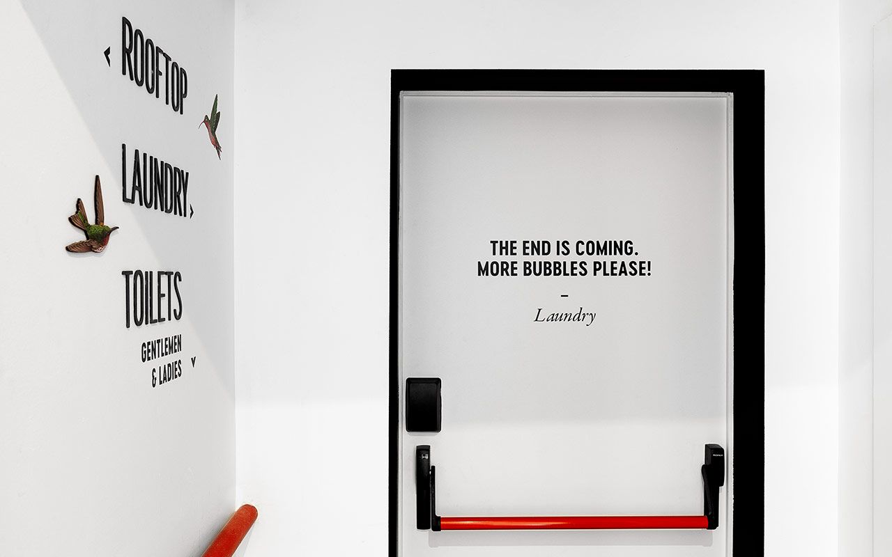 Senaletica_2060_hostel_market_wannaone_colibri